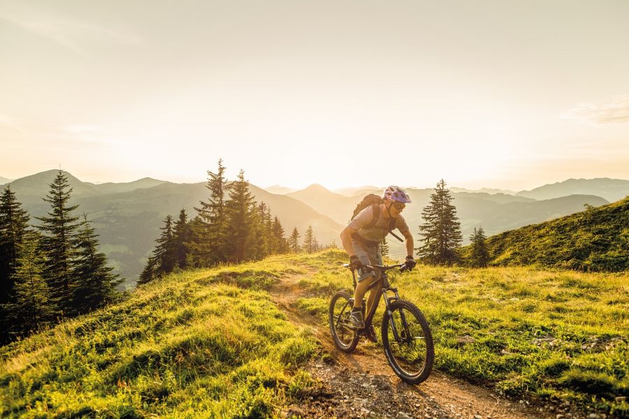 Mountainbiken im Abendrot